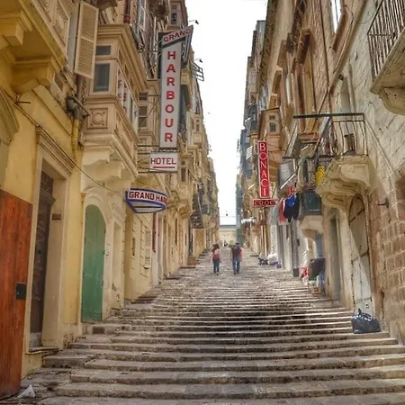Idyllic Close To Valletta Floriana